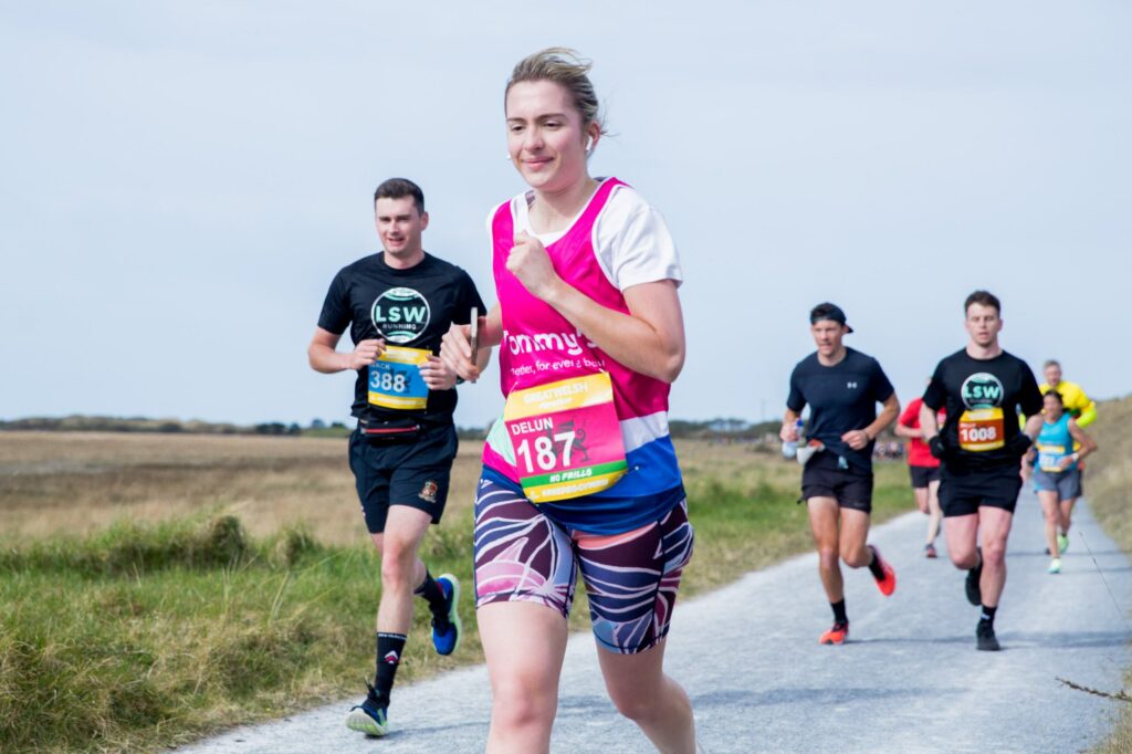 Running in the dark how to feel and stay safe! Great Welsh Marathon